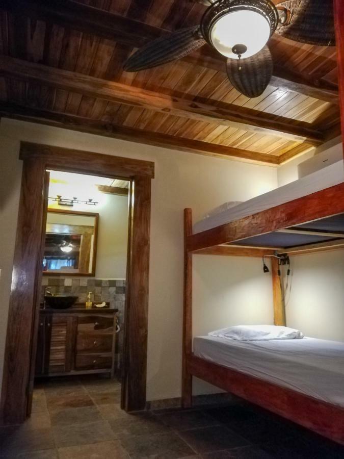 Bodhi Santa Catalina Hostel Εξωτερικό φωτογραφία