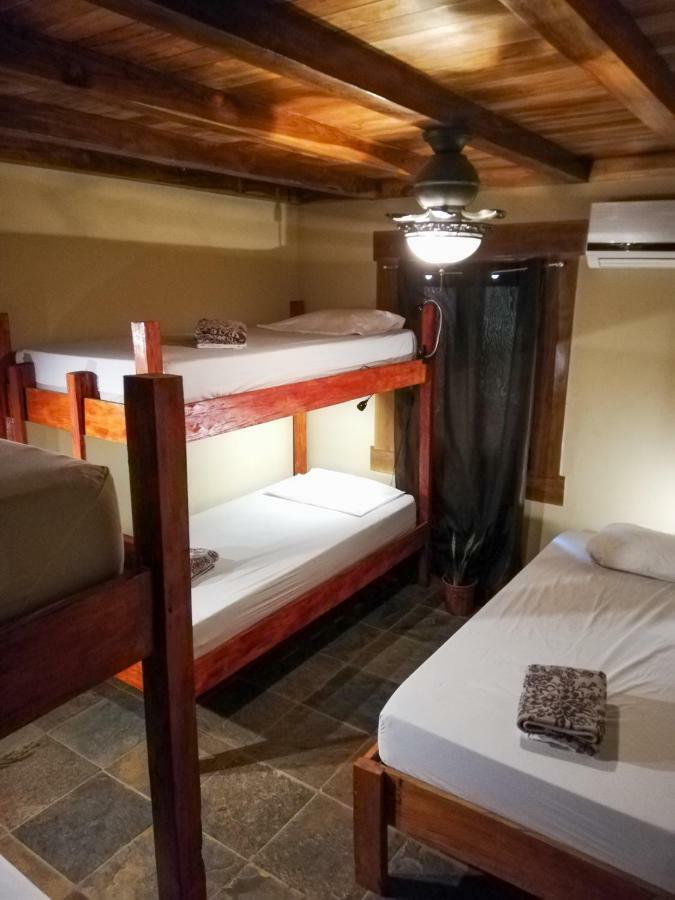 Bodhi Santa Catalina Hostel Εξωτερικό φωτογραφία